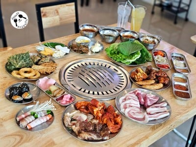 อาหาร หรือ เครื่องดื่ม