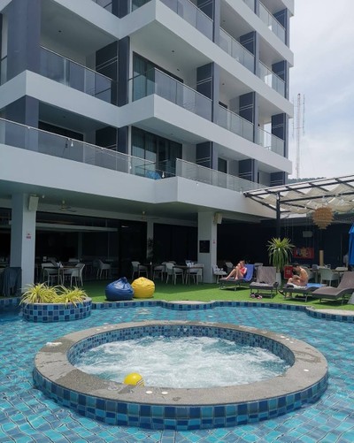 สระว่ายน้ำ/ชายหาด