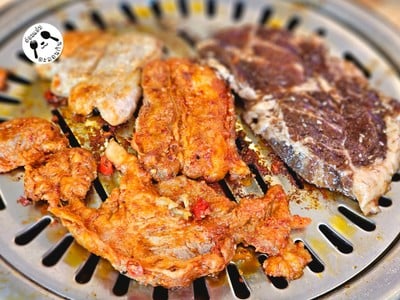 อาหาร หรือ เครื่องดื่ม