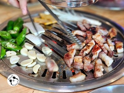 อาหาร หรือ เครื่องดื่ม