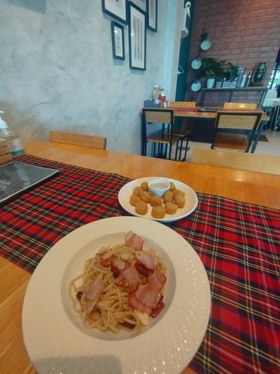 อาหาร หรือ เครื่องดื่ม