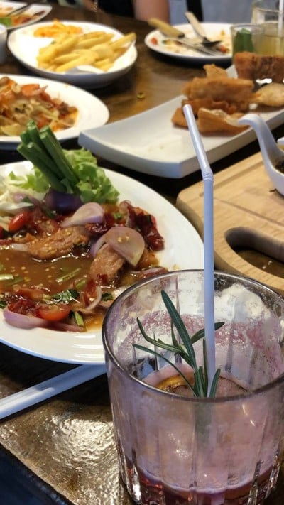 อาหาร หรือ เครื่องดื่ม