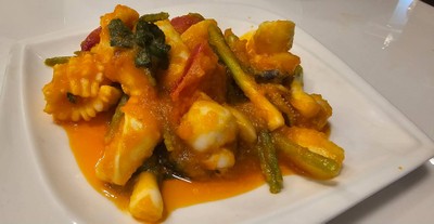 ปลาหมึกสดผัดไข่เค็ม