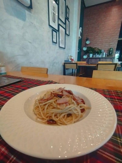 สปาเก็ตตี้แฮมทอดพริกกระเทียม