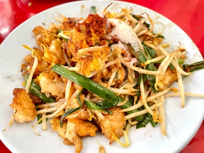 แป้งผัดไข่ ๒ ฟอง