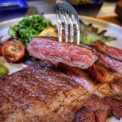 ทุ่งพระยาฟาร์ม สเต็กไทยวากิว - ตลาดแสงอารีมาร์เก็ต 56