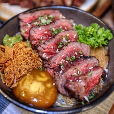 ทุ่งพระยาฟาร์ม สเต็กไทยวากิว - ตลาดแสงอารีมาร์เก็ต 56