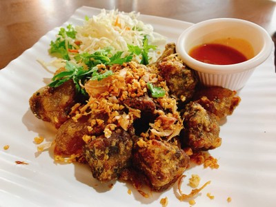 เนื้อเปื่อยทอดกระเทียม
