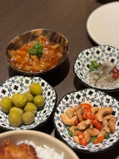 อาหาร หรือ เครื่องดื่ม