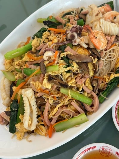 ฮั่วเซ่งฮง นวลจันทร์