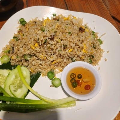 ข้าวผัดคะน้าปลาเค็ม