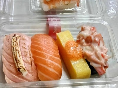 อาหาร หรือ เครื่องดื่ม