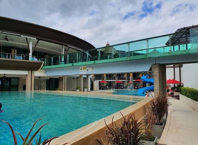 สระว่ายน้ำ/ชายหาด