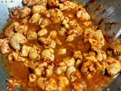 วิธีทำ ผัดกะเพราไก่ใส่หน่อไม้ วิธีทำ ผัดกะเพราไก่ใส่หน่อไม้