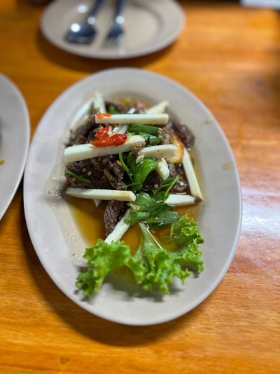 ยำเป็ดกรอบ