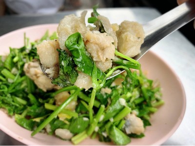 ปลากระพงผัดขึ้นช่าย