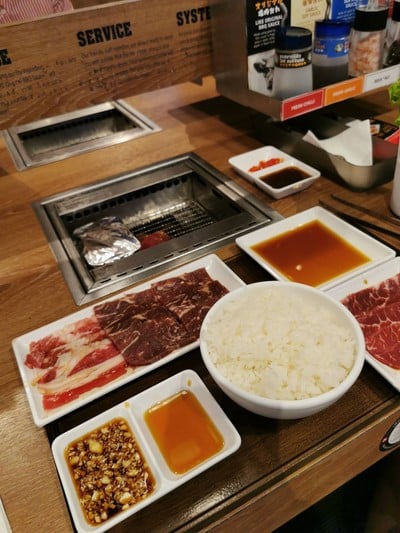 อาหาร หรือ เครื่องดื่ม