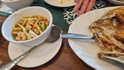 อาหาร หรือ เครื่องดื่ม