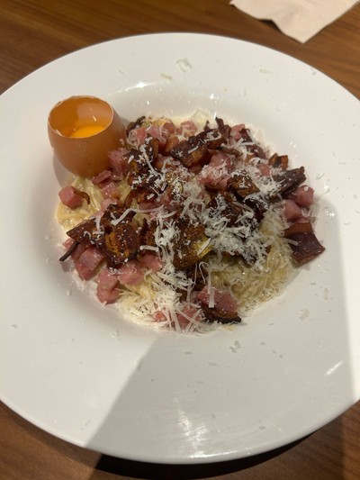 chunk bacon cream sauce carbonara