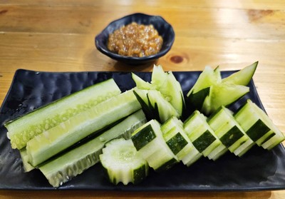 แตงกวาจิ้มมิโสะ