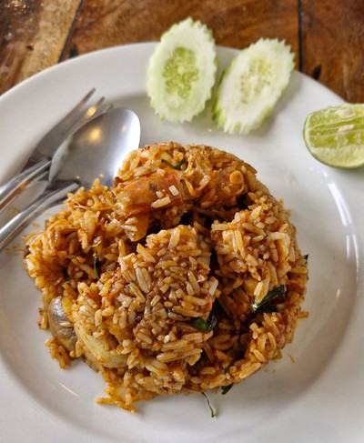 ข้าวผัดต้มยำกุ้ง