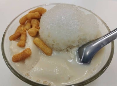 อาหาร หรือ เครื่องดื่ม