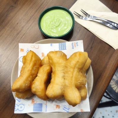 P1 ชุดปาท่องโก๋ .