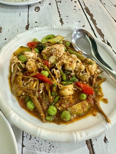 หอยเชลล์ผัดฉ่า