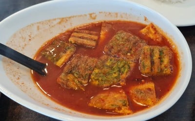แกงส้มชะอม