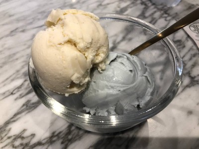 Vanilla Bourbon Ice Cream และ Blue Milk Ice Cream
