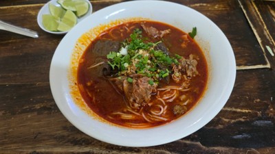 ขนมจีนน้ำเงี้ยวหมู