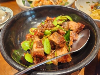 กับข้าวกับปลา พาร์ค สีลม