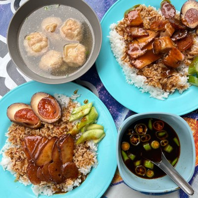 เซี้ยเหล่ายี่ห้อ (ข้าวหมูแดงแปลงนาม)