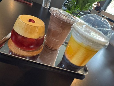 บอททอมเลส (Bottomless) พัฒนาการ (Pattanakarn road)