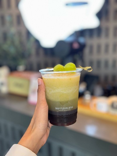 บอททอมเลส (Bottomless) พัฒนาการ (Pattanakarn road)