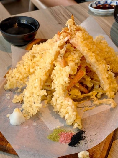 กุ้งเทมปุระและเกลือ 3 สี