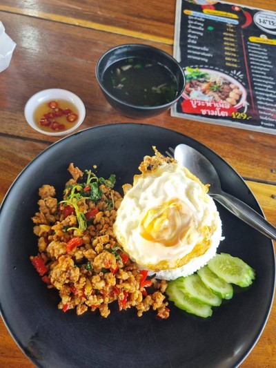 กระเพราหมูสับ