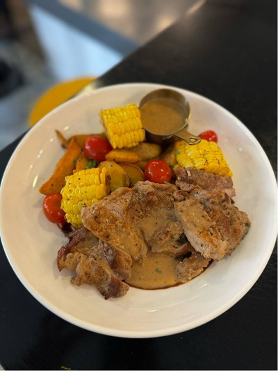 ข้าวไก่ตุ๋นโบราณ (ไก่ 170g)