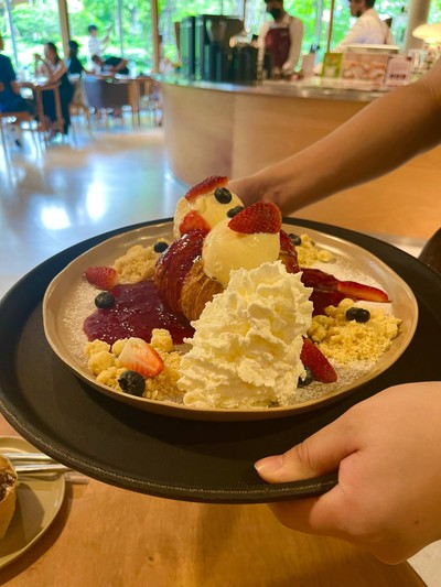 Mixed Berry with Croissant