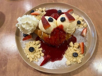 Mixed Berry with Croissant