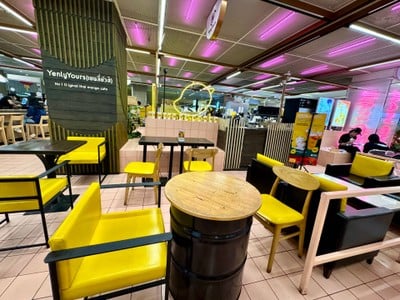บรรยากาศ Yenly Yours เซ็นทรัลเวิลด์