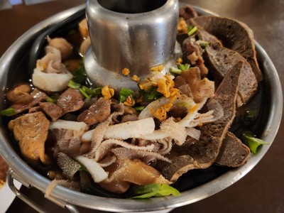 เกาเหลาเนื้อหม้อไฟ