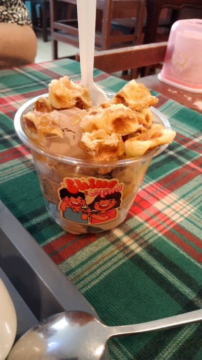 Waffle with Ice cream