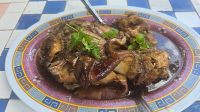 ขาหมูพะโล้ขาใหญ่