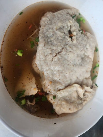 เส้นเล็กต้มยำจัมโบ้