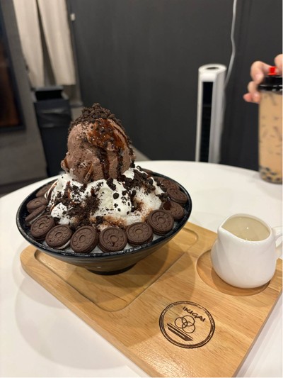Milky Cookies & Cream Bingsu