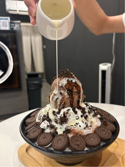 Milky Cookies & Cream Bingsu