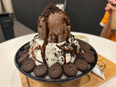 Milky Cookies & Cream Bingsu