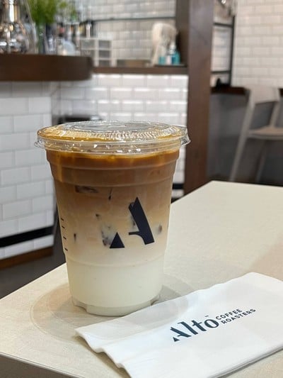คาราเมล มัคคิอาโต้เย็น - Iced Caramel Macchiato