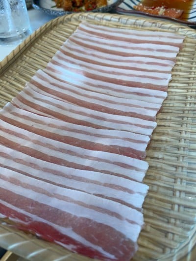 สามชั้นคุโรบุตะ